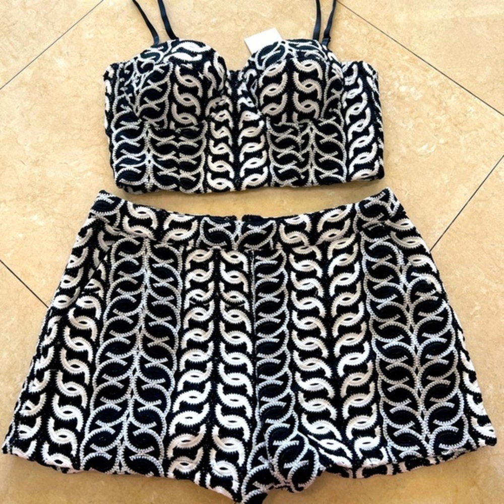 Black and White Cali Set- Large **NWT**